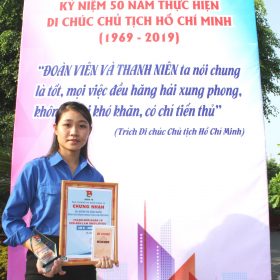 Sinh viên Việt Giao được tuyên dương “Thanh niên tiêu biểu làm theo lời Bác”