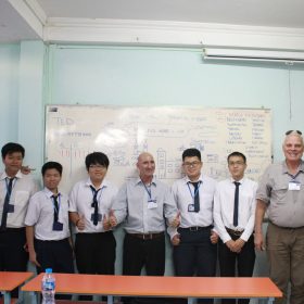 Học sinh Việt Giao học chương trình Tesol với giáo viên nước ngoài