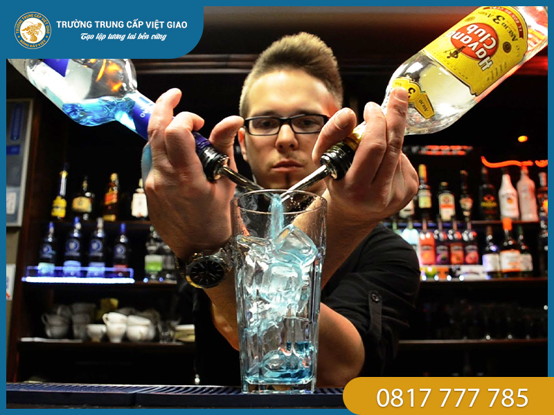 Khóa học pha chế bartender bao nhiêu tiền và ở đâu tốt nhất tại TPHCM?