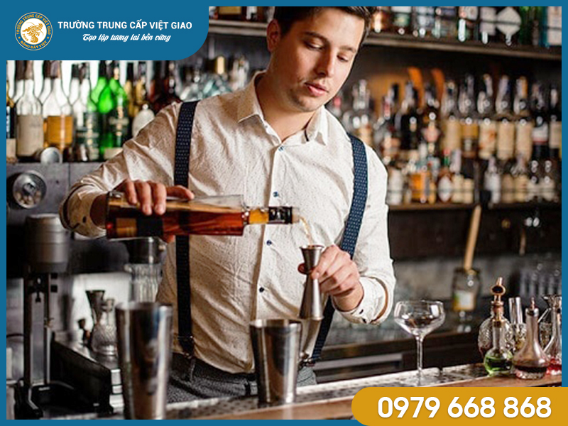 Tại sao nên theo học khóa đào tạo pha chế, Bartender tại Việt Giao?